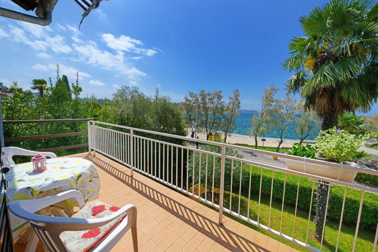 Beautiful Apartments First Row To The Sea Пореч Экстерьер фото